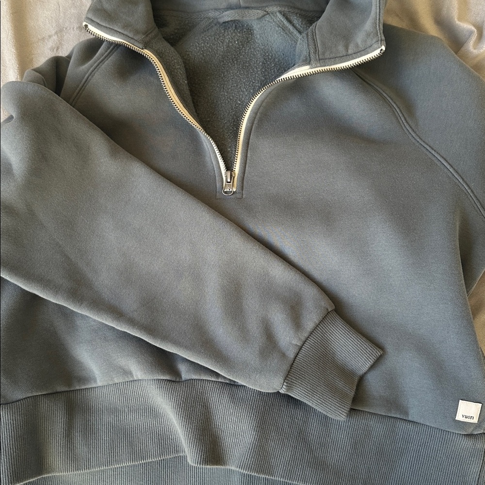 Vuori Women’s Restore Half Zip Hoodie - Picture 4 of 4